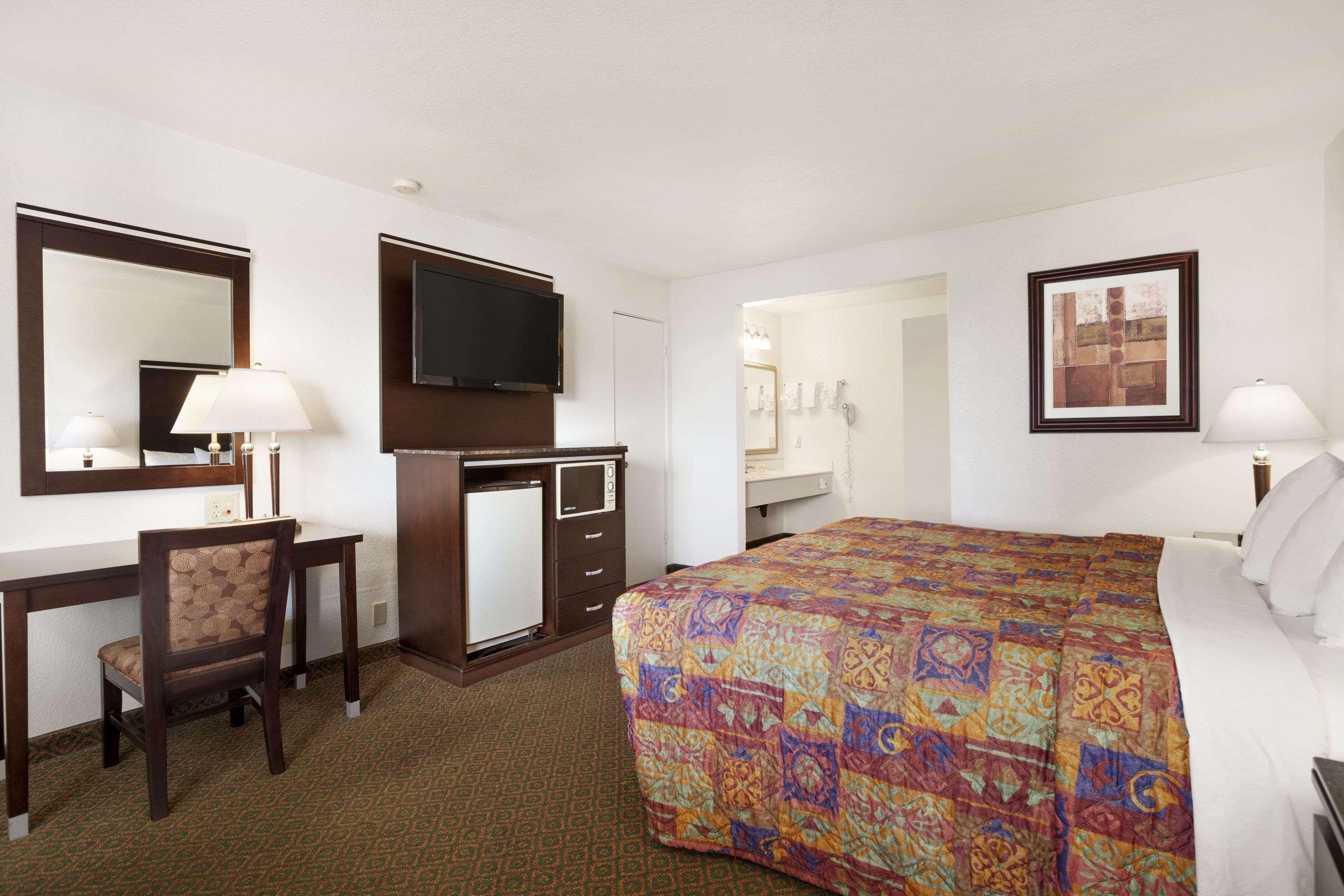 Days By Wyndham 3*