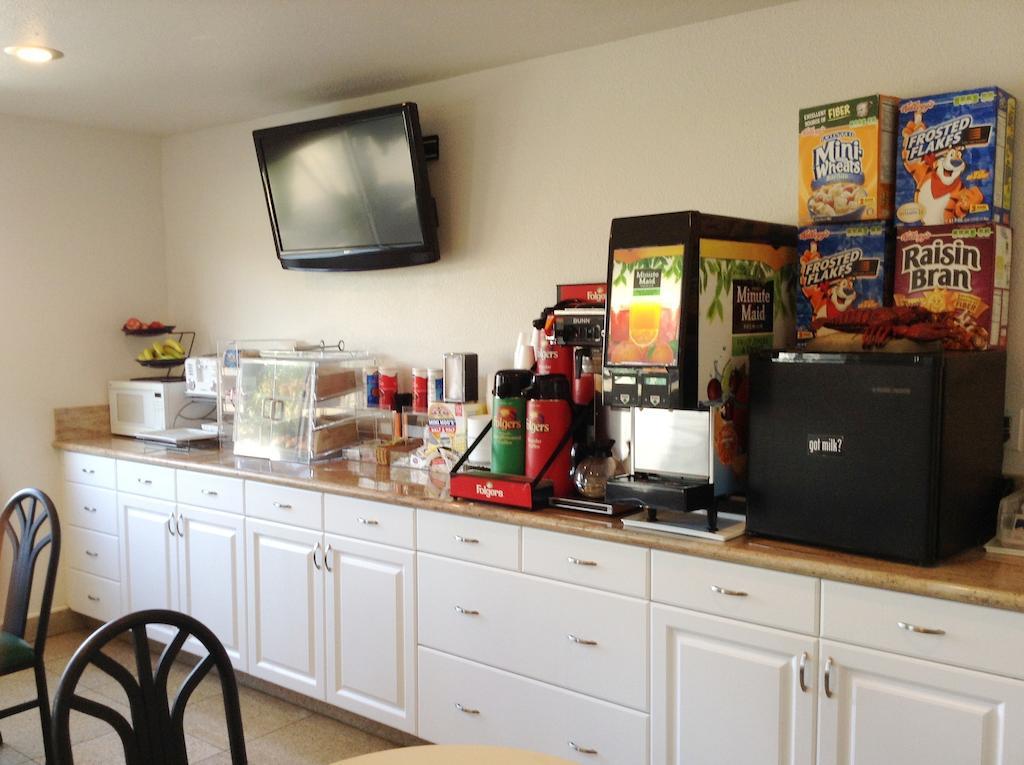 Days By Wyndham Motel Oceanside